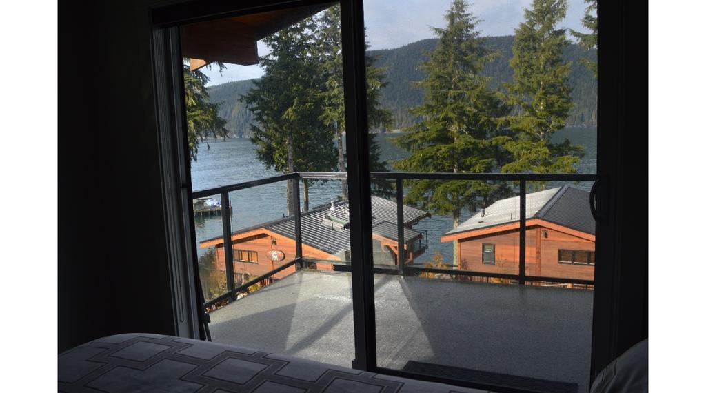 Pair-A-Dice Cottage Port Renfrew Cameră foto