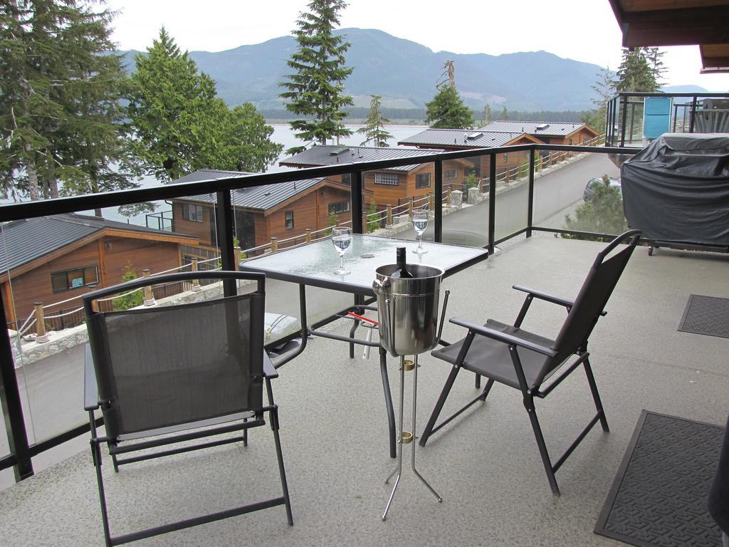 Pair-A-Dice Cottage Port Renfrew Exterior foto
